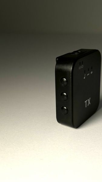 Беспроводной петличный микрофон K85 с разъемами Type-C и Lightning для смартфонов MIC-023 фото